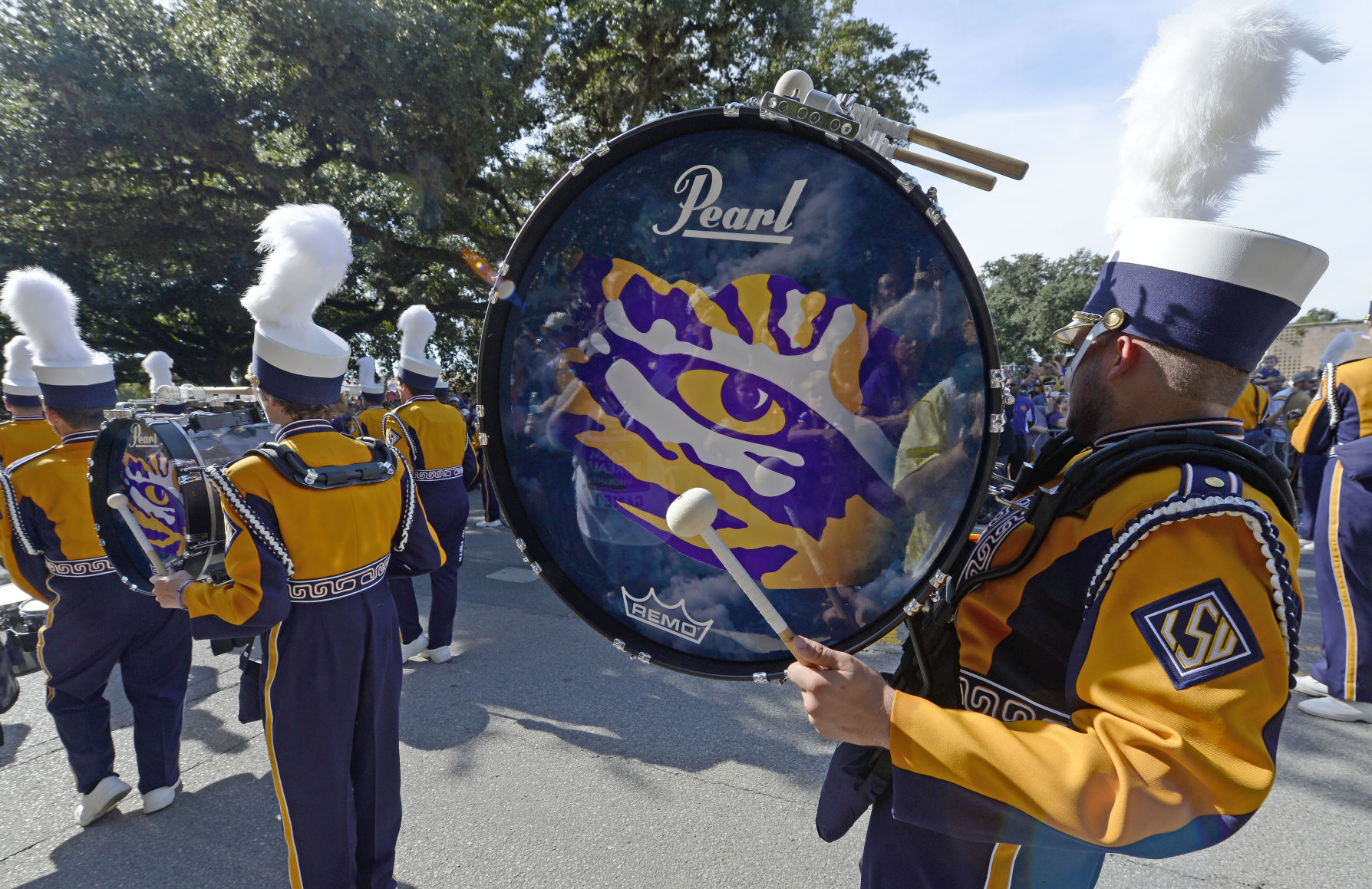 lsuslufootball0175.090918 bf